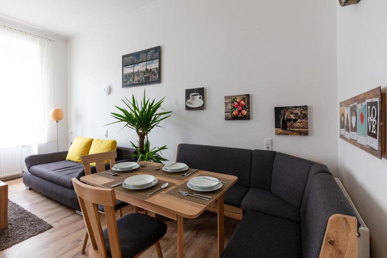 Sunny Renovated Apartment Close To Downtown ウィーン エクステリア 写真