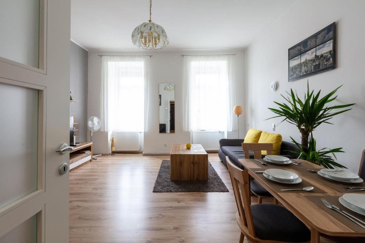 Sunny Renovated Apartment Close To Downtown ウィーン エクステリア 写真