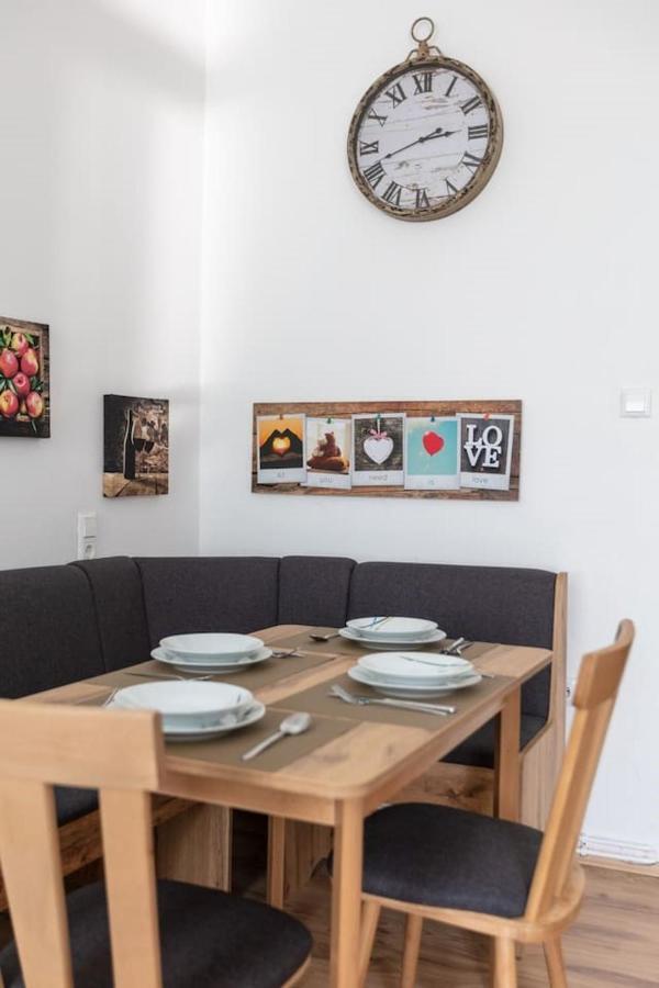 Sunny Renovated Apartment Close To Downtown ウィーン エクステリア 写真