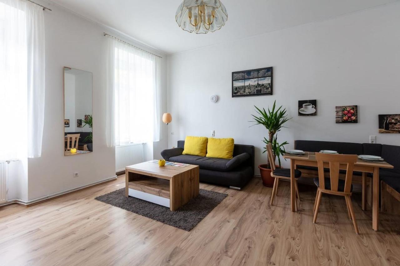 Sunny Renovated Apartment Close To Downtown ウィーン エクステリア 写真